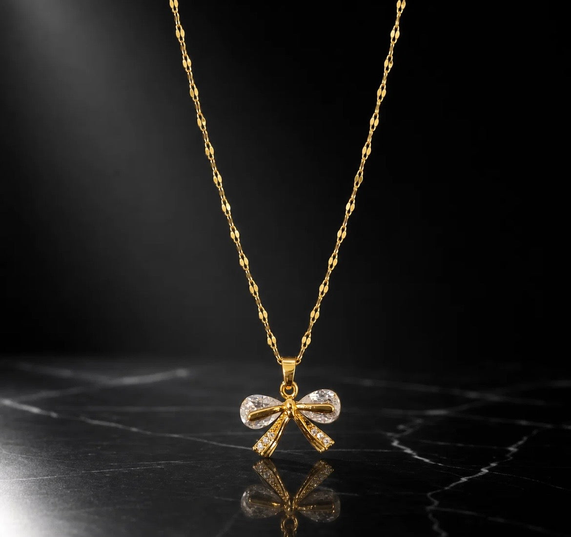 Bow pendant necklace