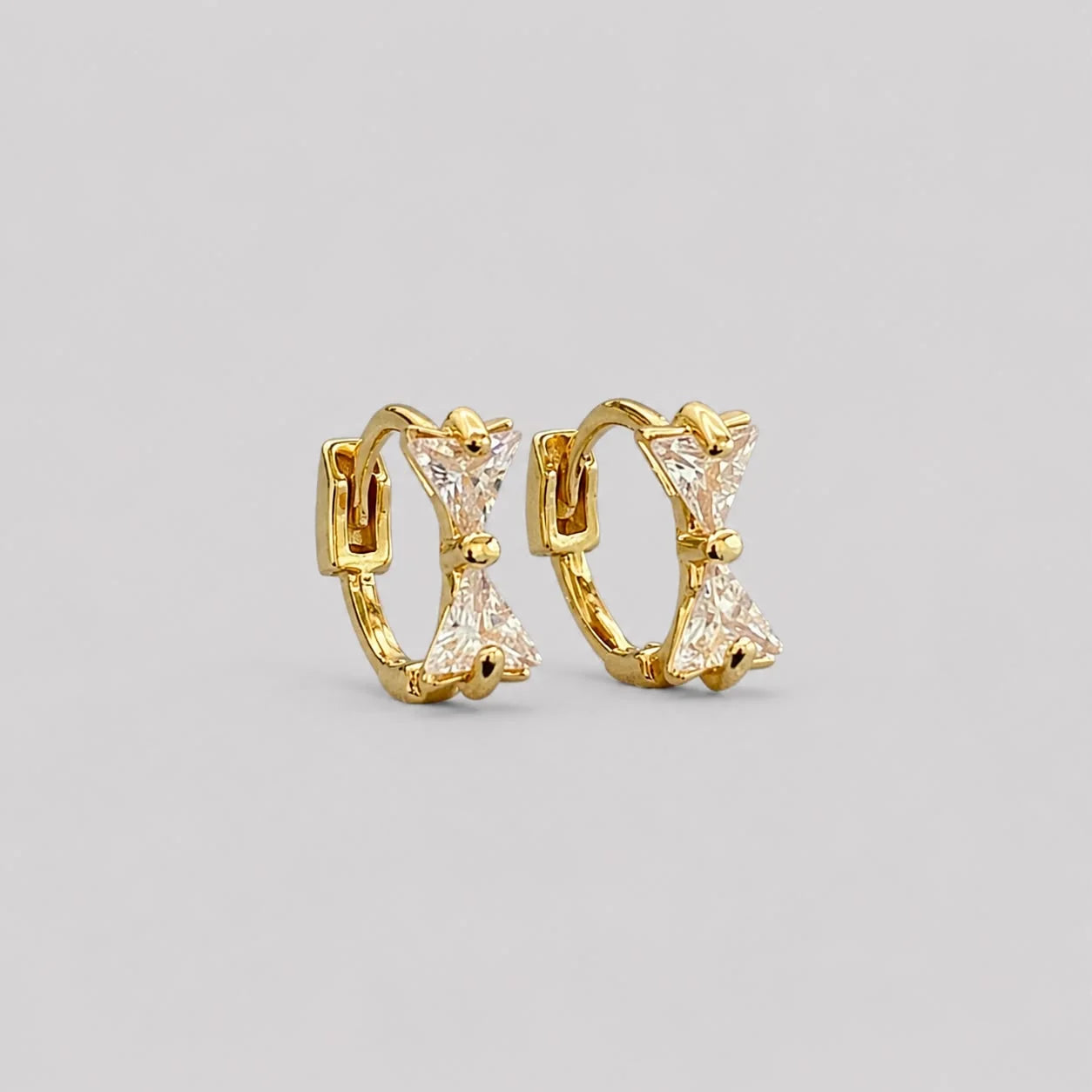 Bow huggie Earring