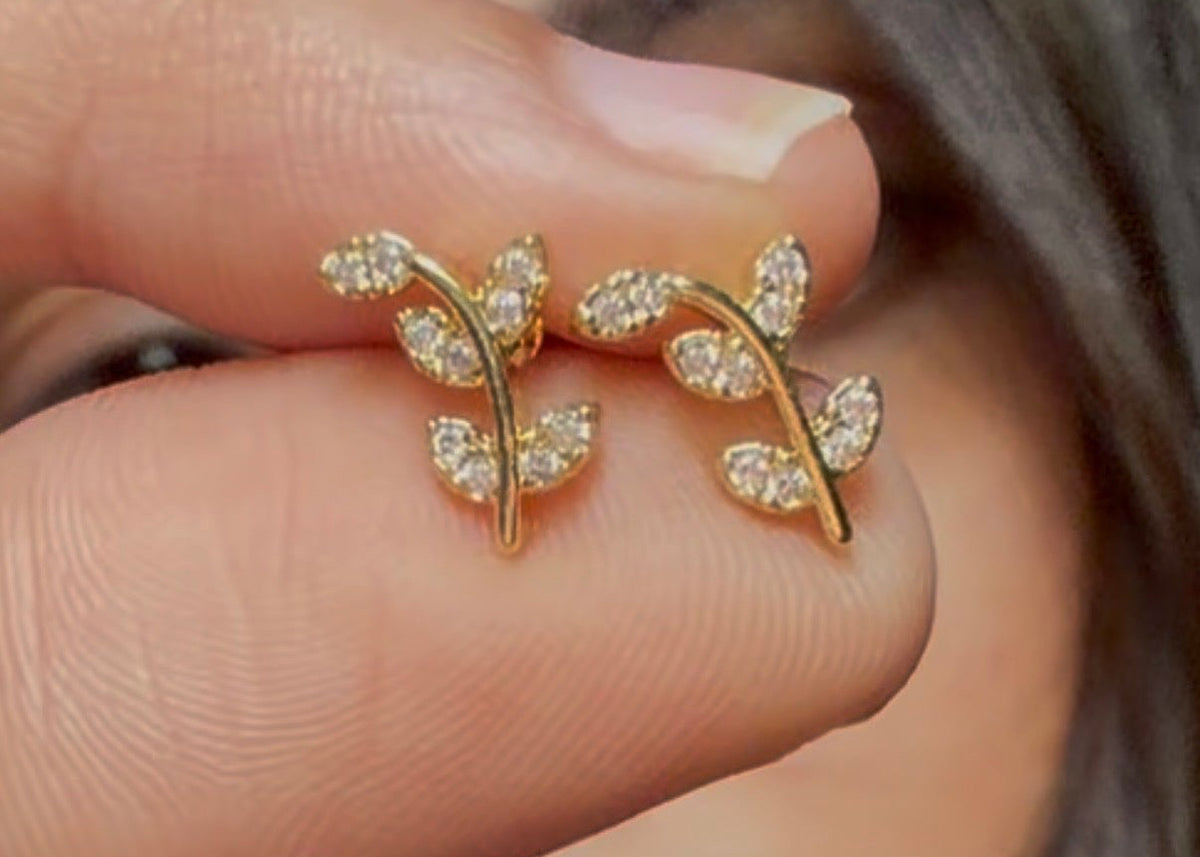 Golden leaf ball back stud