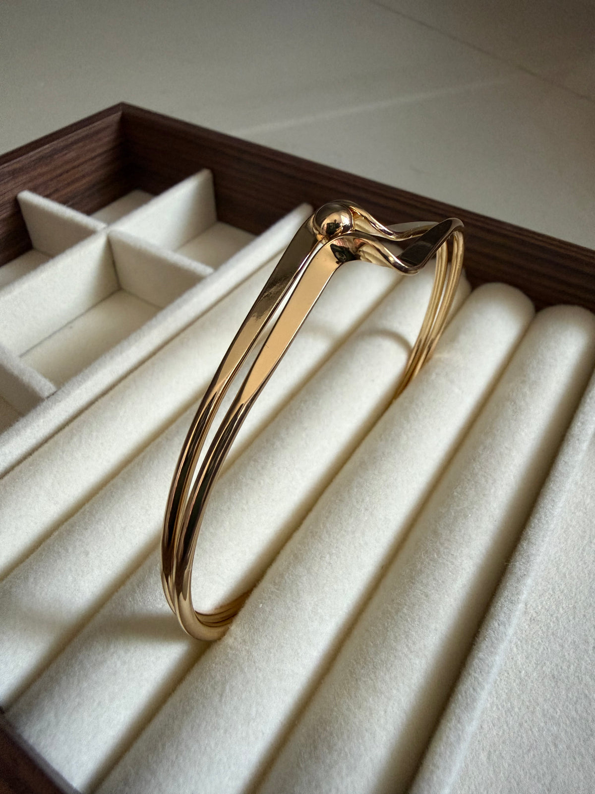 Orbit knot cuff(Adjustable)