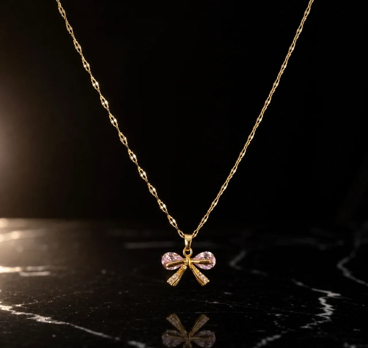 Bow pendant necklace