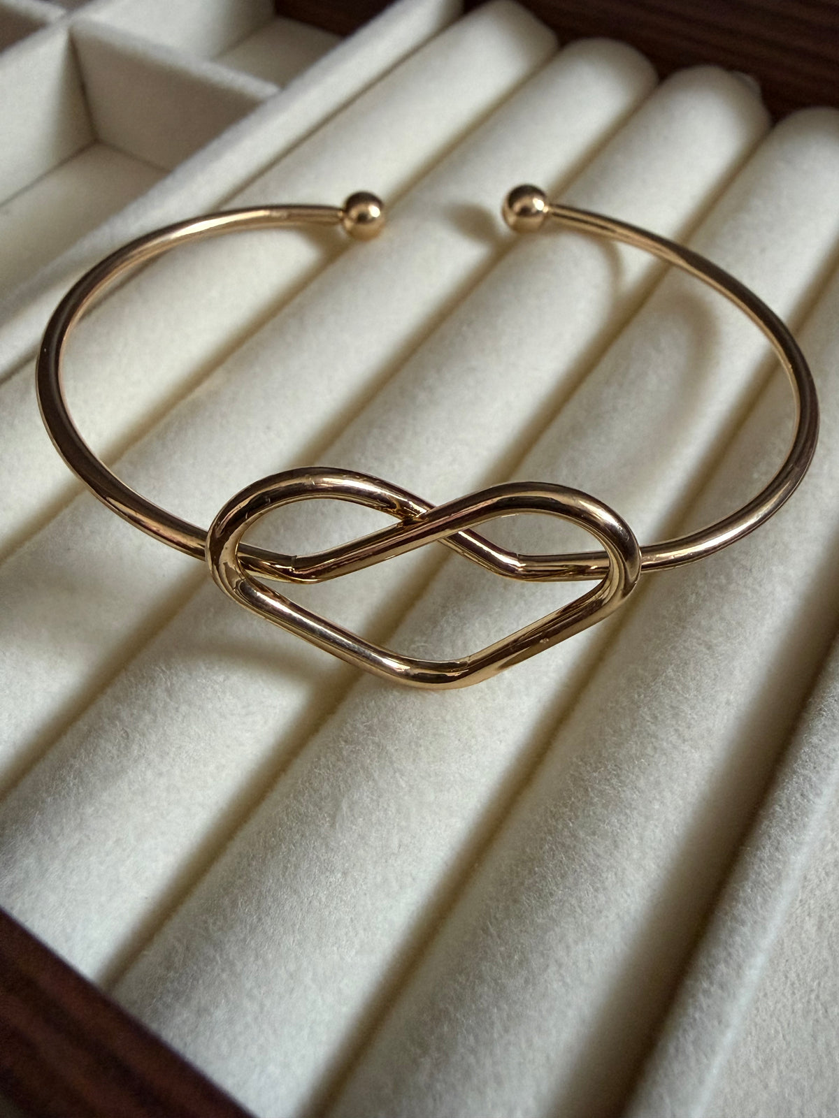 Heart knotted cuff