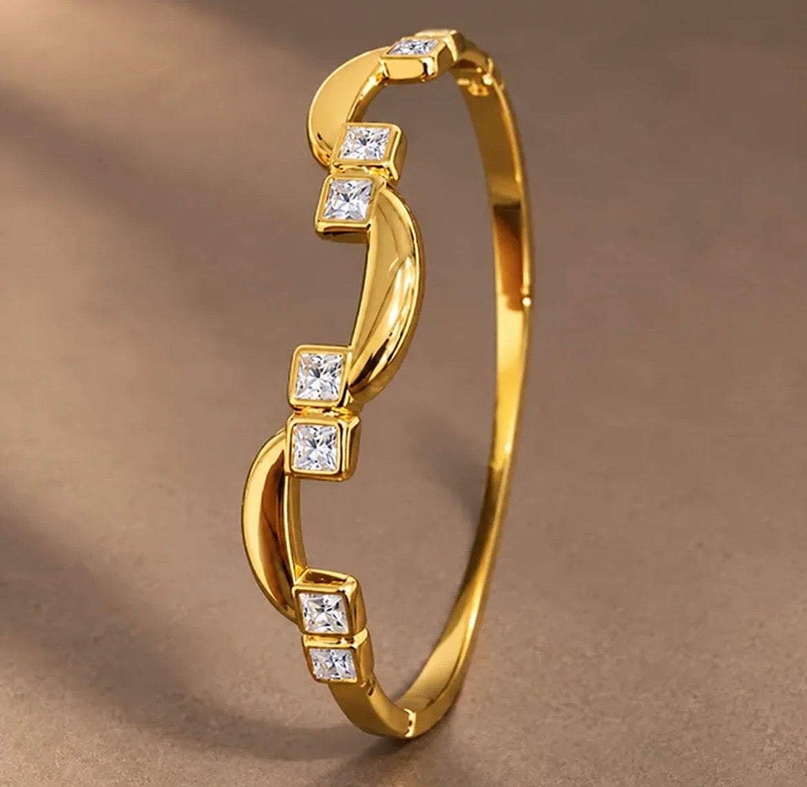 Crystal waved kada bracelet(Regular Size)