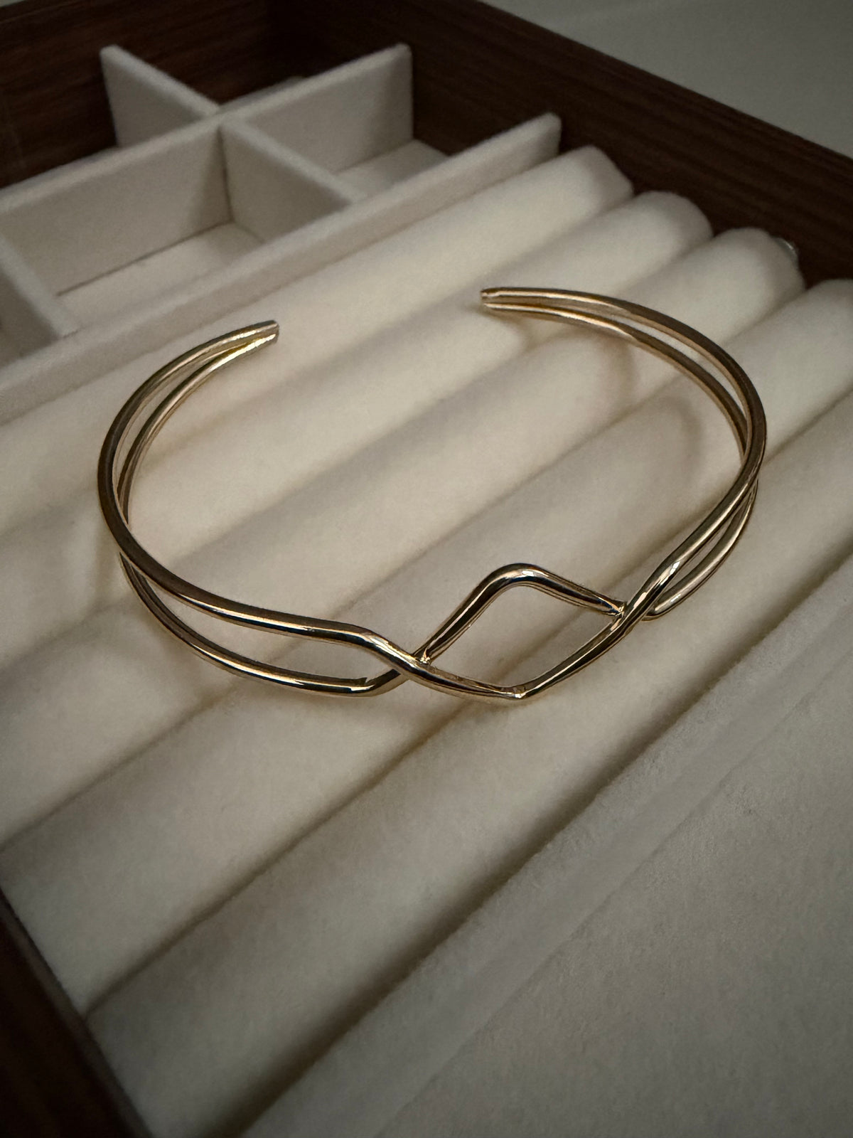 Serpentine wave cuff(Adjustable)