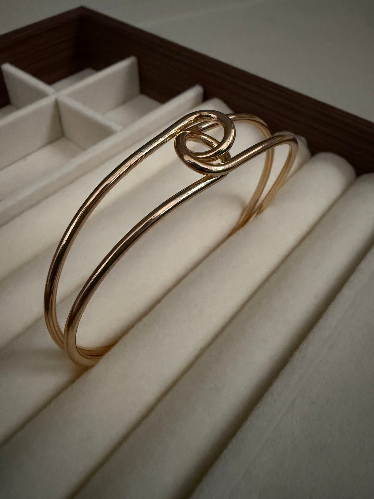 Twisted loop cuff(Adjustable)